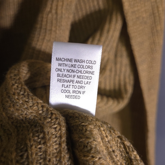 NWT Linda Anderson Knit Poncho Tan One‎ Size Buttons Cottage Core Light Academia - Picture 3 of 7